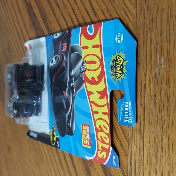 Hot Wheels Classic TV Series Batmobile - Picture 4 of 8